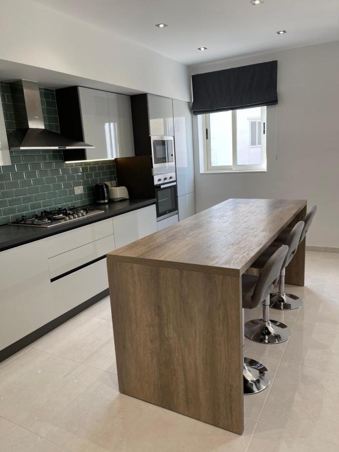 Sunset Modern Apt Near The Beach Бирзеббуджа Экстерьер фото