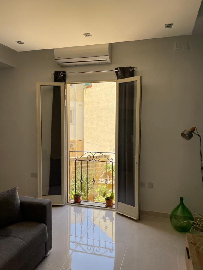 Sunset Modern Apt Near The Beach Бирзеббуджа Экстерьер фото