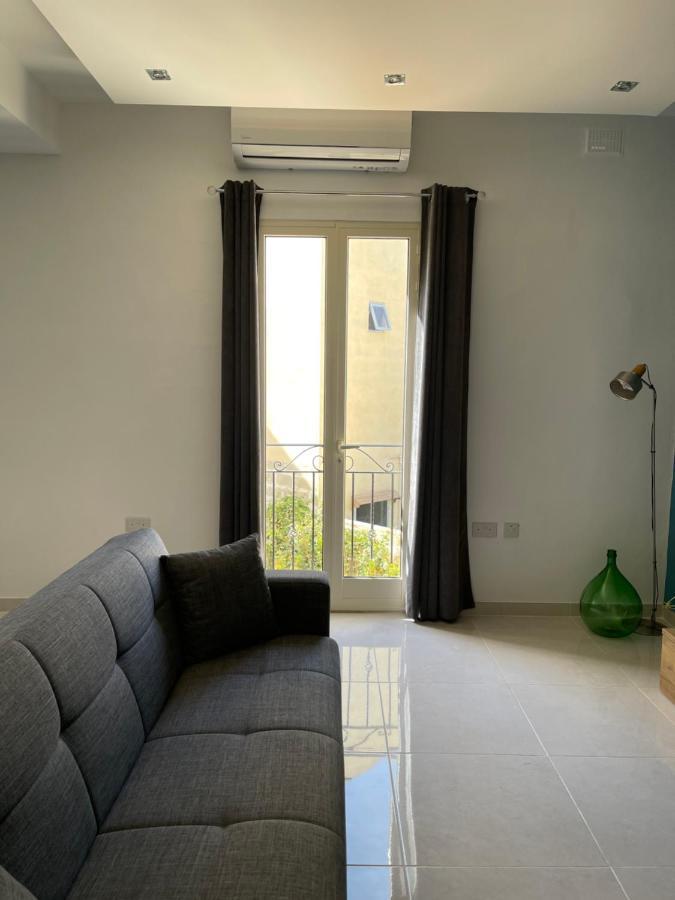 Sunset Modern Apt Near The Beach Бирзеббуджа Экстерьер фото